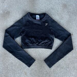Women’s black cropped Gymshark long sleeve top